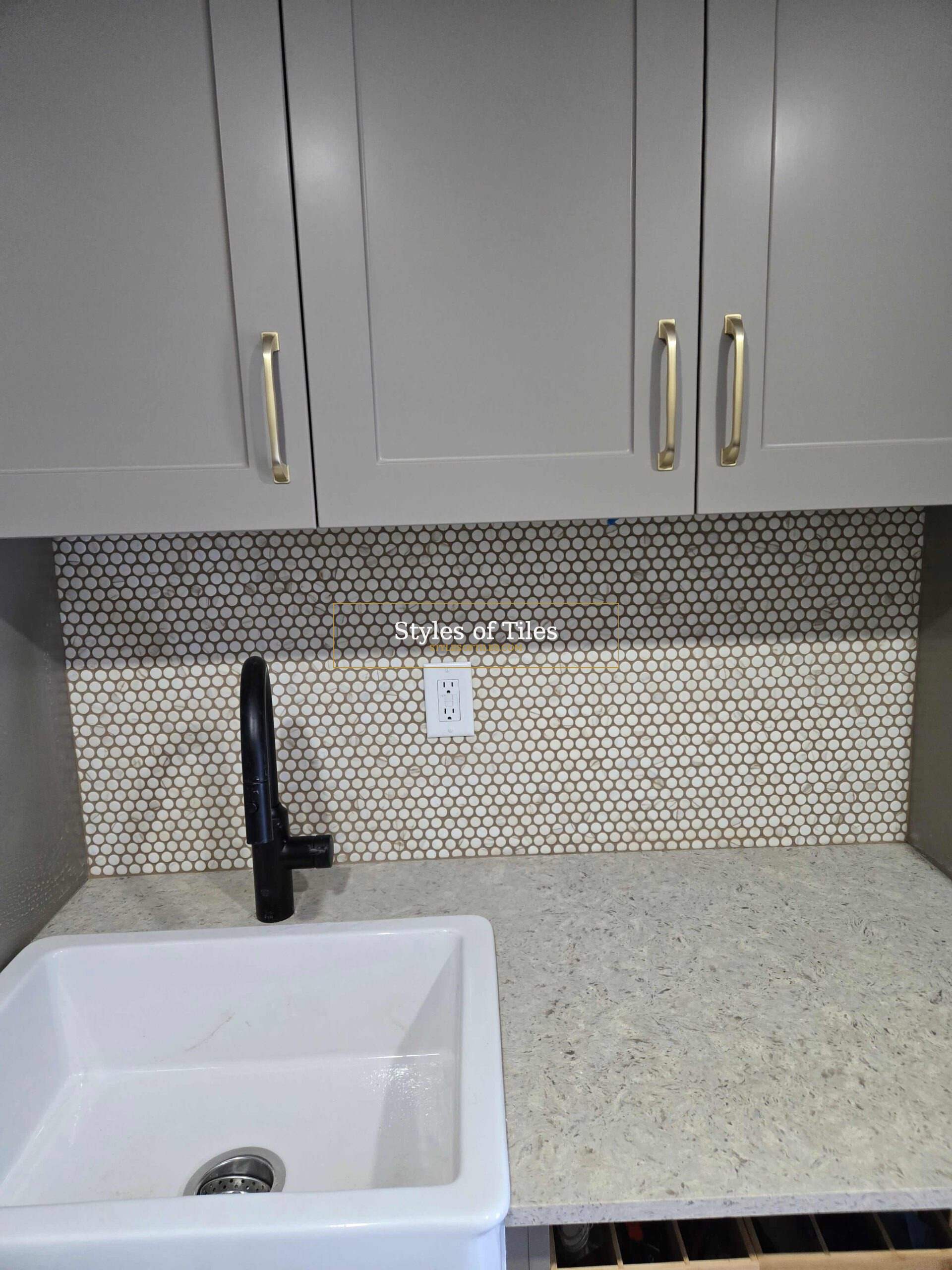 Circle mosaic backsplash tile installation Brant County